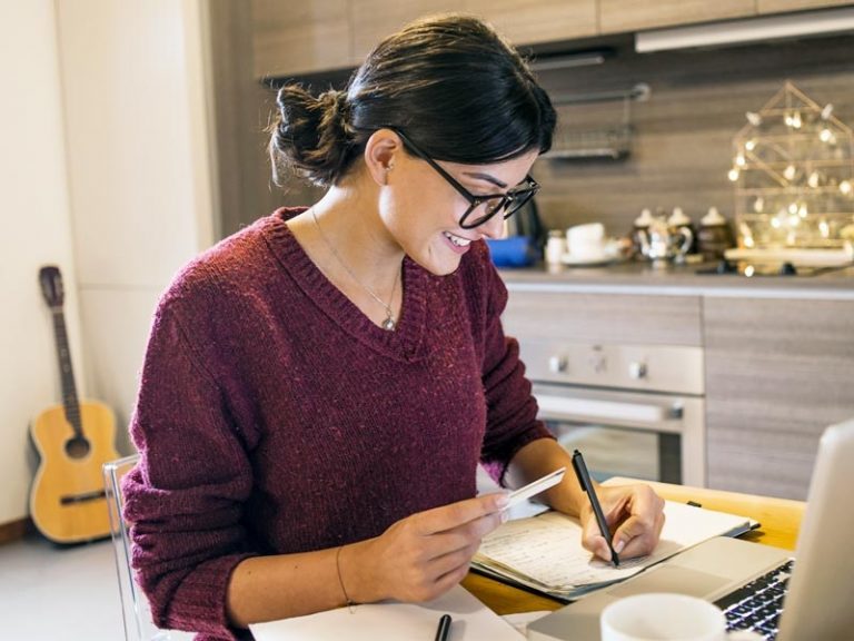 Creating Curiosity To Spark A Sales Conversation