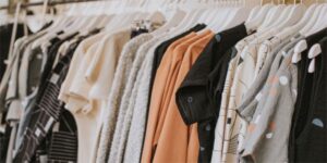 How to Shop for Wholesale Clothing Online: Find the Right Wholesaler?